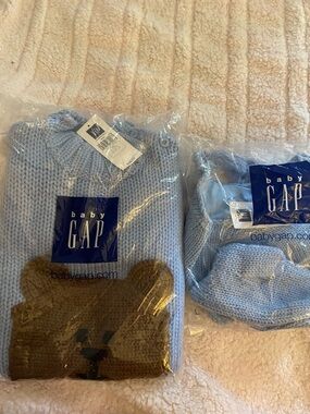 NEW - Baby Gap Sweater, Hat, and Mitten Set